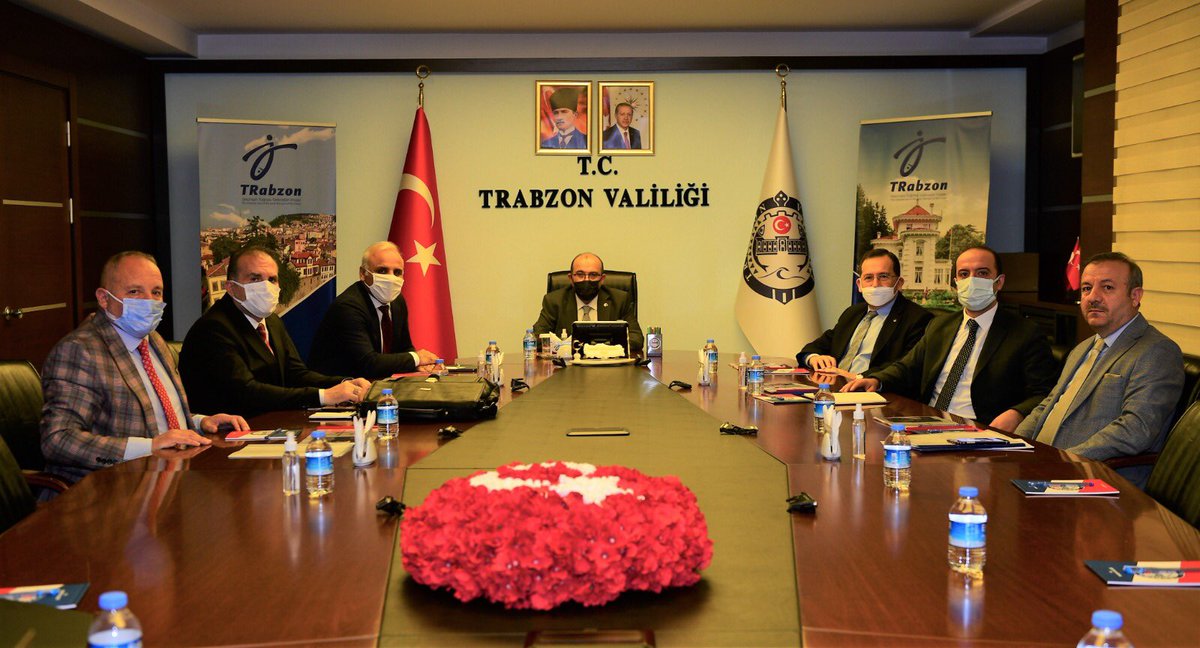 Doğu Karadeniz Kalkınma Ajansı (DOKA) 2022 yılı yatırımlarının ve projelerinin değerlendirildiği toplantı, Valimiz İsmail Ustaoğlu başkanlığında ilgililerin katılımı ile yapıldı.