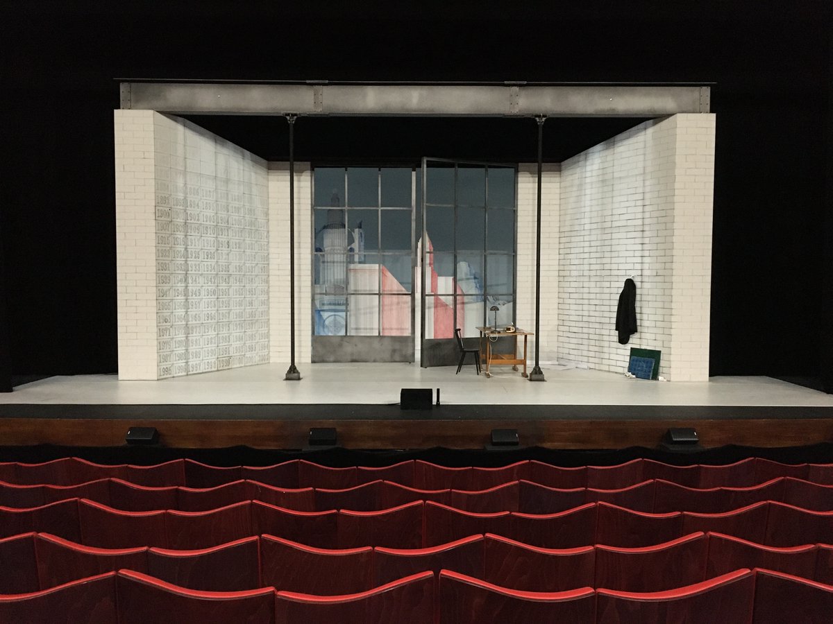 Depuis hier, le decor de « Little Nemo » est planté sur les planches du grand théâtre du phénix. Aujourd’hui avec  Acces Culture, les représentations tout public de 15h et 19h seront disponibles en LSF depuis la scène.