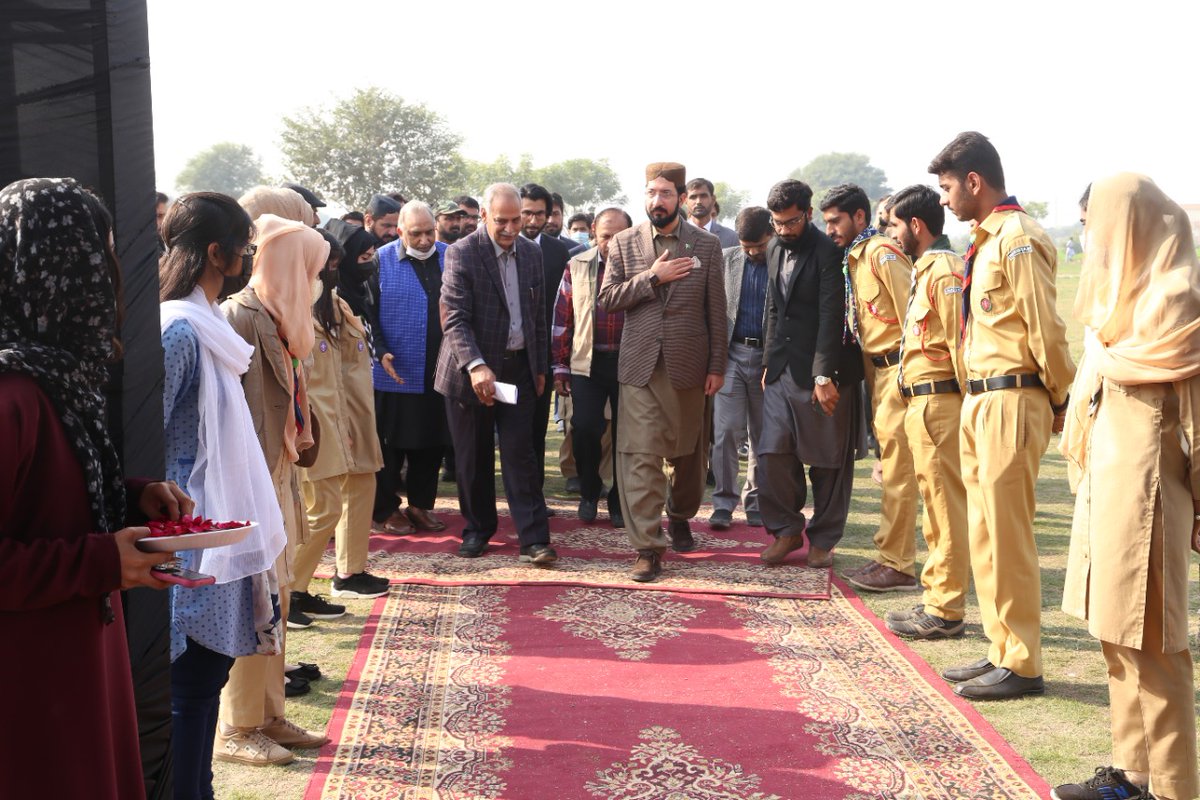 محمد نواز شریف یونیورسٹی آف ایگریکلچر، ملتان میں فکرِ اقبال کے موضوع پہ خصوصی لیکچر دیتے ہوئے۔
#AllamaIqbal