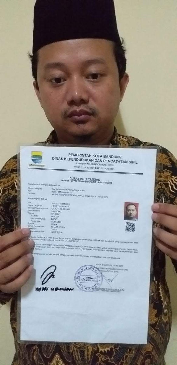 Ayang_Utriza's tweet photo. Berdasarkan investigasi rakyat dunia maya, inilah pemerkosa 13 santriwati berkedok pesantren gratis tahfidz.

@KomnasHAM @KomnasPerempuan  @komnas_anak: kerja Anda apa ya?😡

@MUIPusat: mana suaranya ya?🤔

@Kemenag_RI &amp; @DivHumas_Polri harus menutup pesantren yg terbukti salah. https://t.co/Z1kKILdTUA