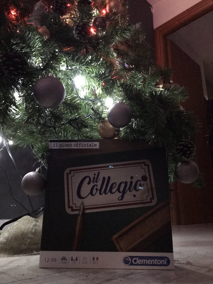 comelli_6's tweet photo. Direi che questo è un regalo perfetto da fare....tutti riuniti al tavolo in queste feste con il gioco ufficiale de 
“IL COLLEGIO” sarà un’occasione di divertimento per tutta la famiglia.

#clementoni #raidue #raiplay #boardgames @ClementoniToys 

https://t.co/PABFfAov6l https://t.co/CJqNZgz6Sc