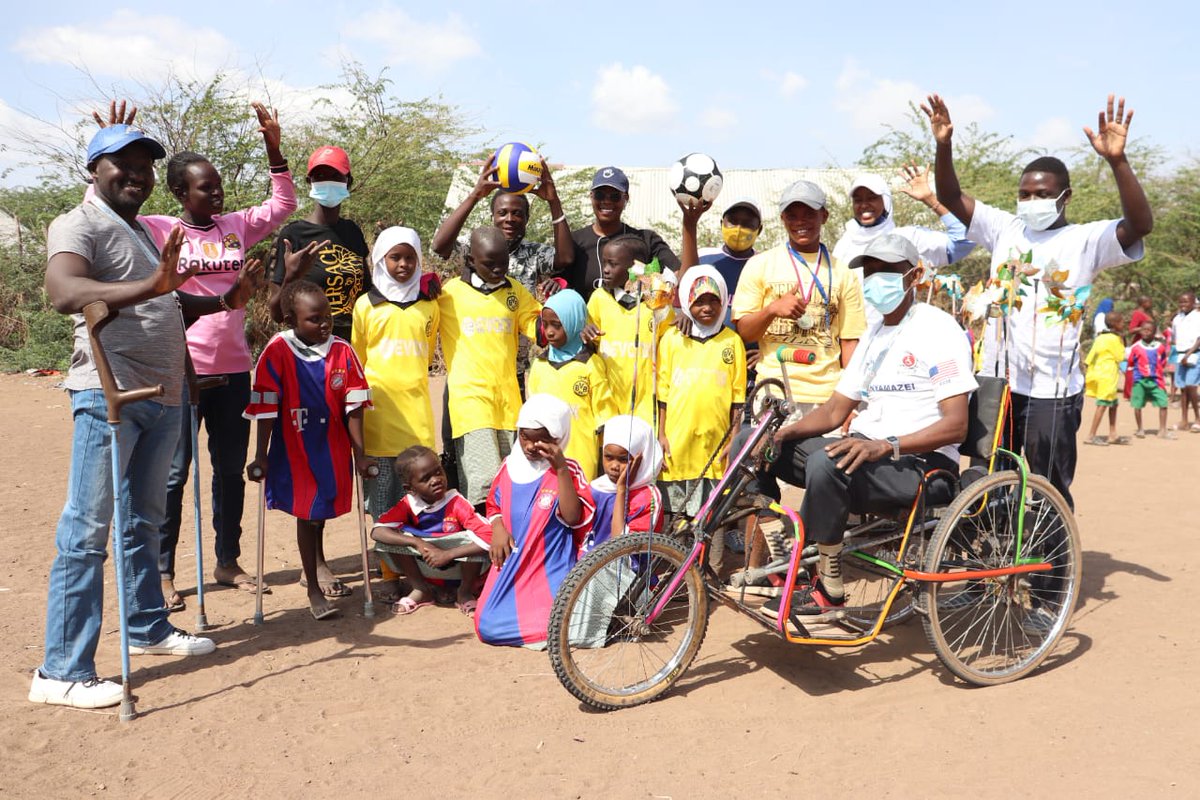 HI_EARegion's tweet photo. #HIKenya: Throwback to last Friday for #internationaldayofpersonswithdisabilities. Round tables, #focusgroupdiscussions & outdoor activities... our teams made this day a real celebration! 🥳
📍 Kakuma, Kenya
#IDPD #EveryoneIncluded
@MOH_Kenya @WHOKenya @StatePRM https://t.co/LzvzYggqFb