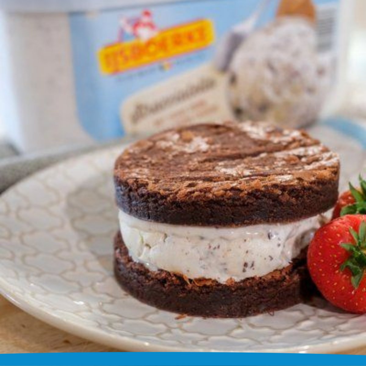 #RECEPT: Wil jij mee vieren met ‘Brownie Day’, maar heb je ook súper veel zin in een bolletje stracciatella-ijs? Dat lossen we met plezier op voor jou!🤗
Ontdek snel het volledige Njam-recept en geniet mee van #BROWNIEDAY: njam.tv/recepten/brown…