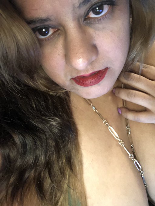I cammed a couple hours ago for the first time in a while! Def plan on doing it more I had fun 😜😜🌺🌺🌺💕💕💕💋💋💋<a href="/tag/joi"class="tags"><span>#joi</span></a>