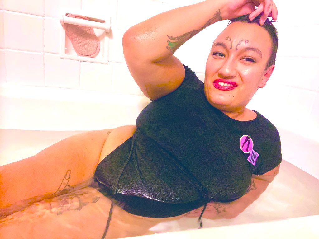 CarnegieVXXX's tweet photo. Only $8/a mo! Make my birthday dreams cum tru! I wanna see sum big spenders sub to me!

Are you my angels? 💸 
https://t.co/OsX0YIpdot https://t.co/E3FdXona1R