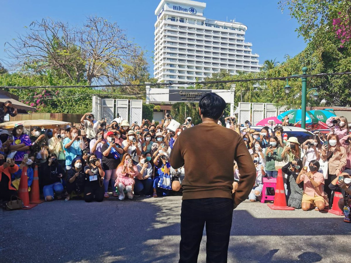 Palit_Official's tweet photo. หัวหิน คึกครื้นนนน  อย่าลืมดูแลตัวเองกันด้วยเน้อทุกคน @peckpalit
#PeckPaLitChoke #เป๊กผลิตโชค https://t.co/mUyPISJyBc