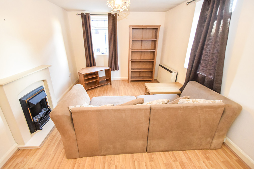 Mac_Thackley's tweet photo. 🏡 #FORSALE - £65,000, Stony Lane BD2
A well presented one bed apartment situated off #Eccleshill high street close to all the local amenities and transport links the town has to offer.

To book a viewing please contact our sales team 📞 01274 589132 
➡️ https://t.co/mM7QcPEDYE https://t.co/lwDPP5g9HS