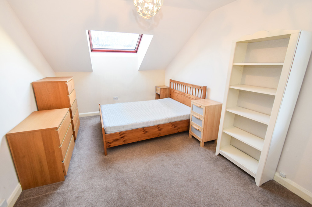 Mac_Thackley's tweet photo. 🏡 #FORSALE - £65,000, Stony Lane BD2
A well presented one bed apartment situated off #Eccleshill high street close to all the local amenities and transport links the town has to offer.

To book a viewing please contact our sales team 📞 01274 589132 
➡️ https://t.co/mM7QcPEDYE https://t.co/lwDPP5g9HS