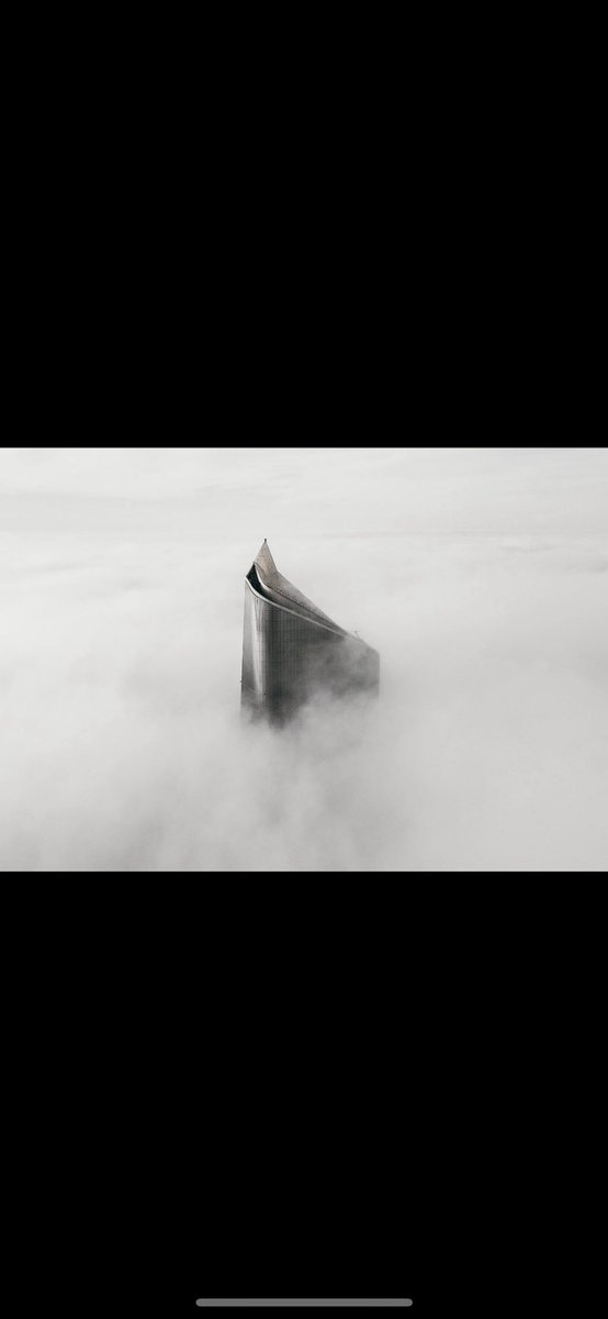 anfalalenezi93's tweet image. #بلد_الضباب لحظات دخول الضباب على مدينة الكويت اليوم 🇰🇼