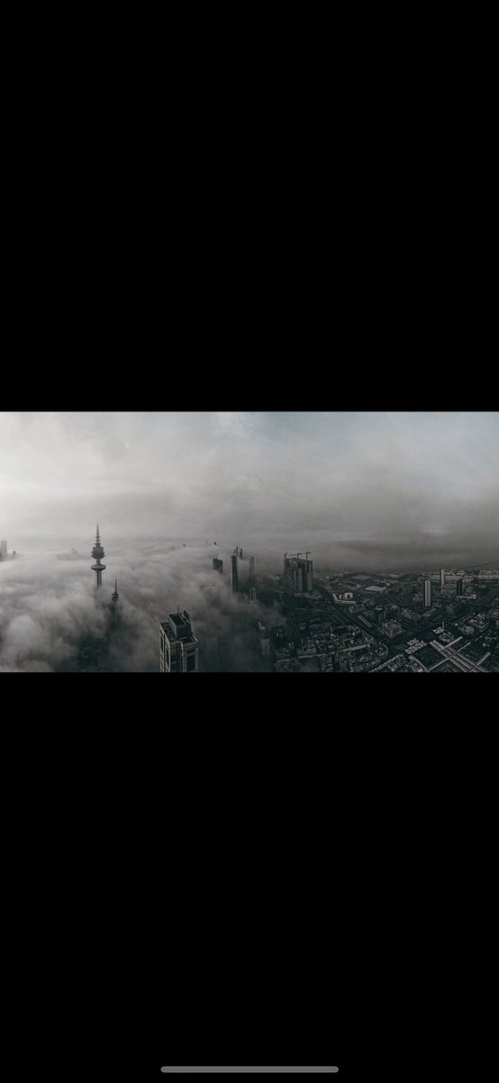 anfalalenezi93's tweet image. #بلد_الضباب لحظات دخول الضباب على مدينة الكويت اليوم 🇰🇼