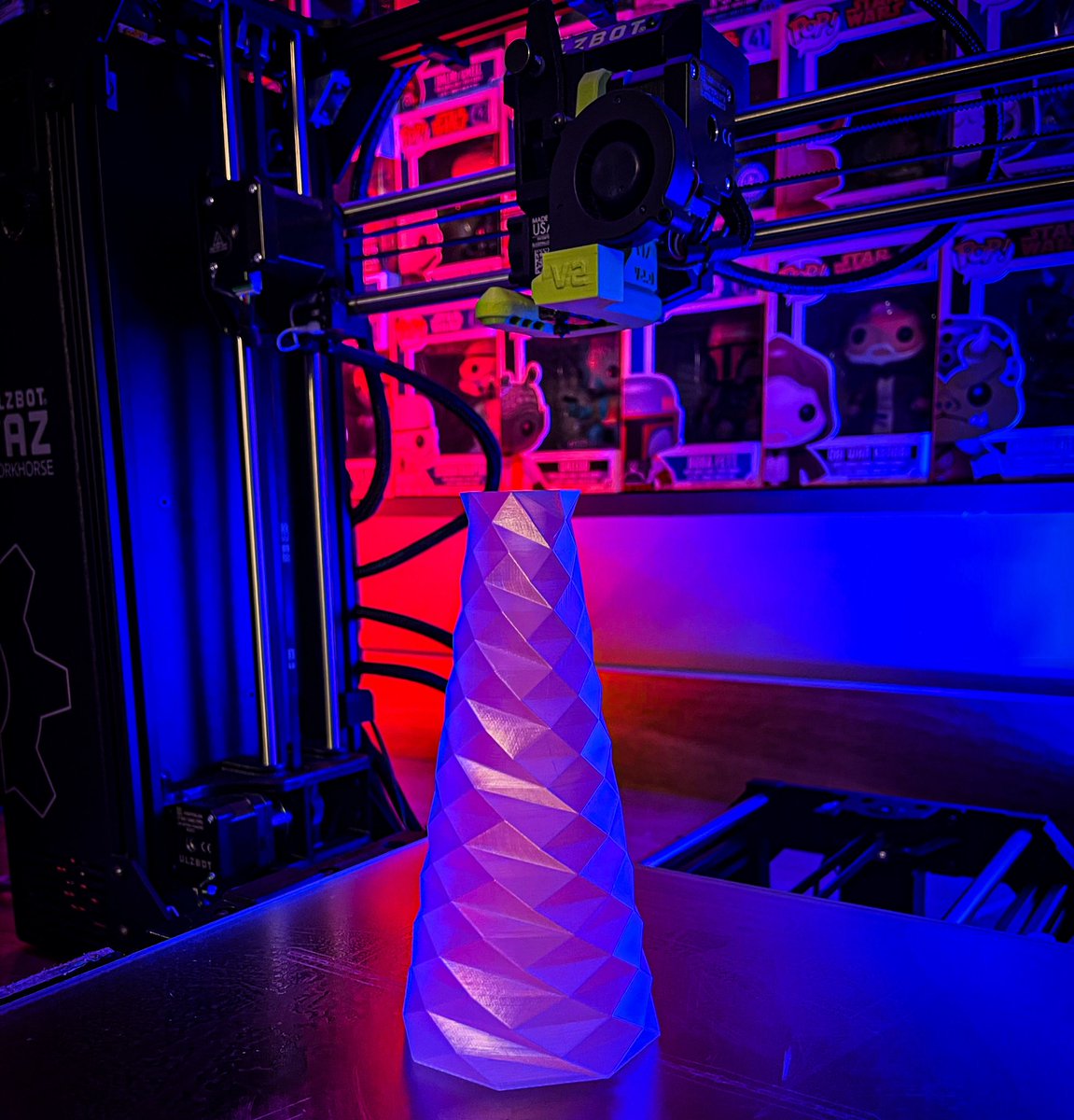 SamPrentice's tweet image. Love this @polymaker_3d @lulzbot3d #polysher #3dprinting #3dprint #3dprinted #lights #clear #art