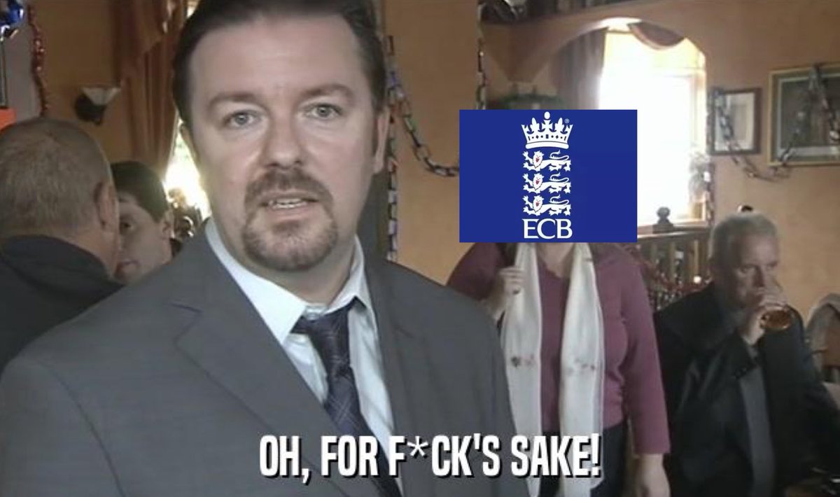 paddypower's tweet photo. England fans at 11:59pm v at 00:02am. #Ashes https://t.co/TNIWjLpro8
