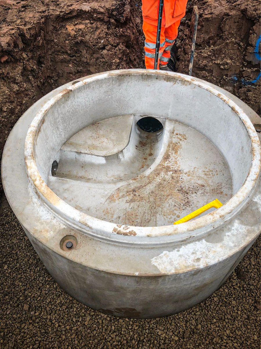 Tracey_Concrete's tweet image. Perfect Bases™ with watertight joint installed on recent project. Great work SGC Civil Engineering Ltd 🏗👷‍♂️👍 #PerfectBase #Drainage #Civils #Groundworks #Precast #Concrete