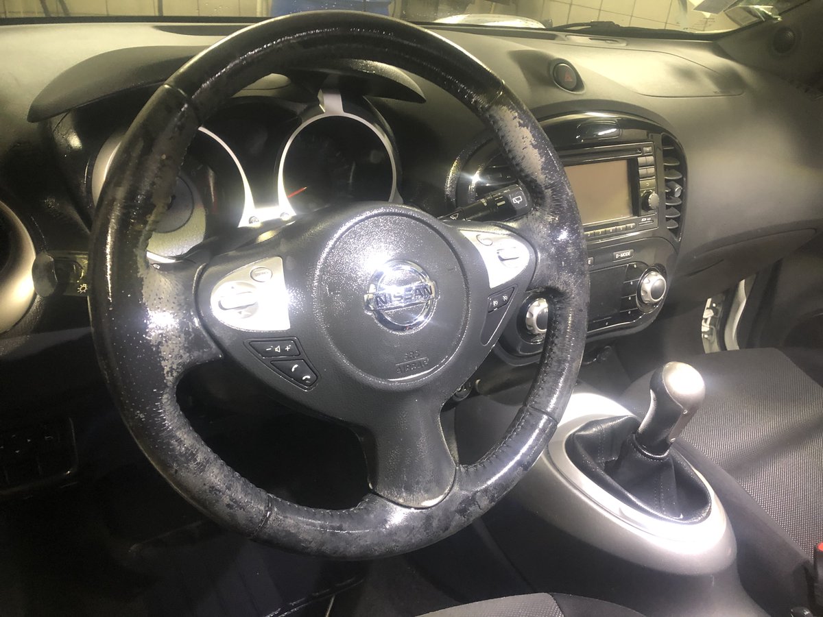 Pluchonauto's tweet photo. Voiture avant #lavage #Auto #prestautolav https://t.co/SQOvPVoJhP