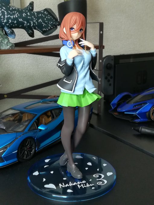 タイトーの五等分の三玖ちゃん!
美少女プライズの平均点ではいつの間にやらトップといってもいいタイトー産なのでクオリティも安定している
台座もちゃんとデザインされているので良いっす!! 