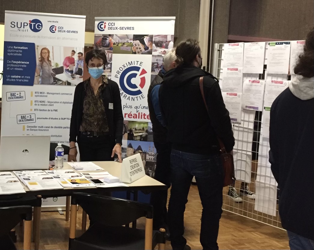 CCIGatine's tweet photo. Cet après-midi la @CCIDeuxSevres et le centre de formation SUP'TG Niort sont présents au #Recrutday organisé par la Maison de l'Emploi et des Entreprises de Parthenay et de Gâtine et par la Mission Locale Parthenay &amp; Gâtine. 
@ParthenayGatine https://t.co/SykYAvExUx