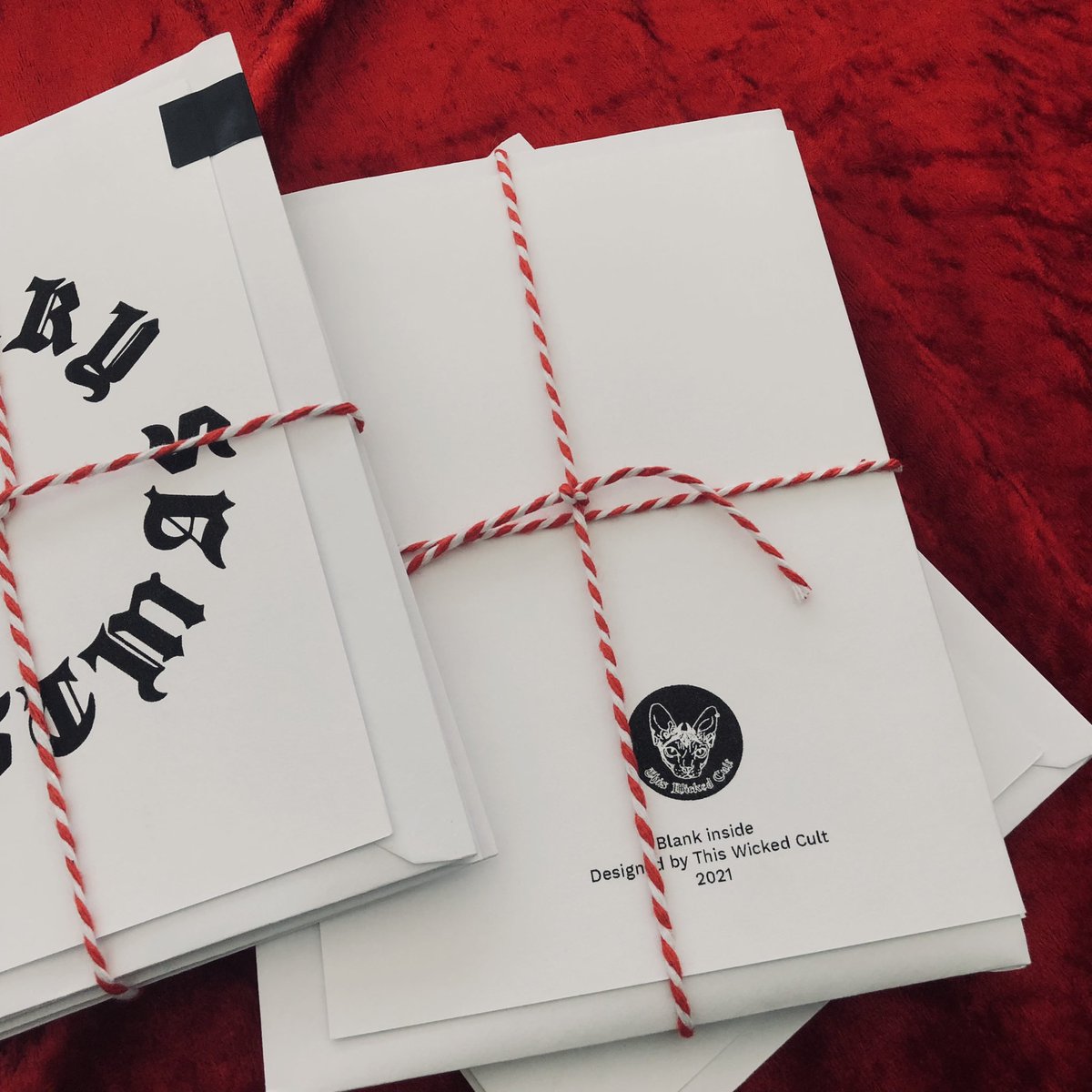 I’ve got three Merry Christmas card packs left available! £3 for 4 cards 🥀 

Each pack comes with 4 cards (black, red, green &amp; purple) They are blank inside for your own little Christmas message. 
DM me if you want a pack! 😈🖤#gothicchristmas #witchychristmas #christmascards