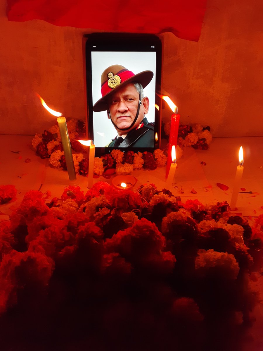 sroyofficial's tweet photo. RIP CDS General Bipin Rawat
#BipinRawat #BipinRawatHelicopterCrash #ripBipinrawat #CDS https://t.co/oa82iCrsoG