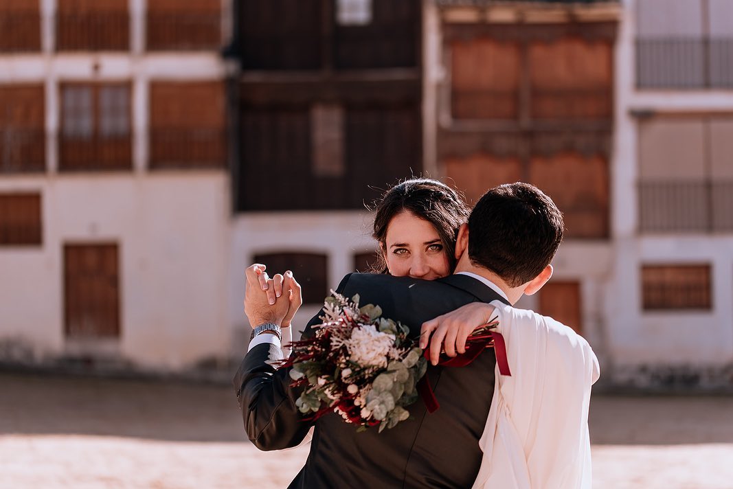 FreakMeOutVa's tweet photo. El mes pasado Cristina confió en nosotros para su maquillajes de boda, tanto el de novia como los de los asistentes. Muchas gracias por tratarnos tan bien y acabar tan contentos con el resultado.
Photo: The Ro Wedding Photo &amp; Film https://t.co/EScJYRi5rs
