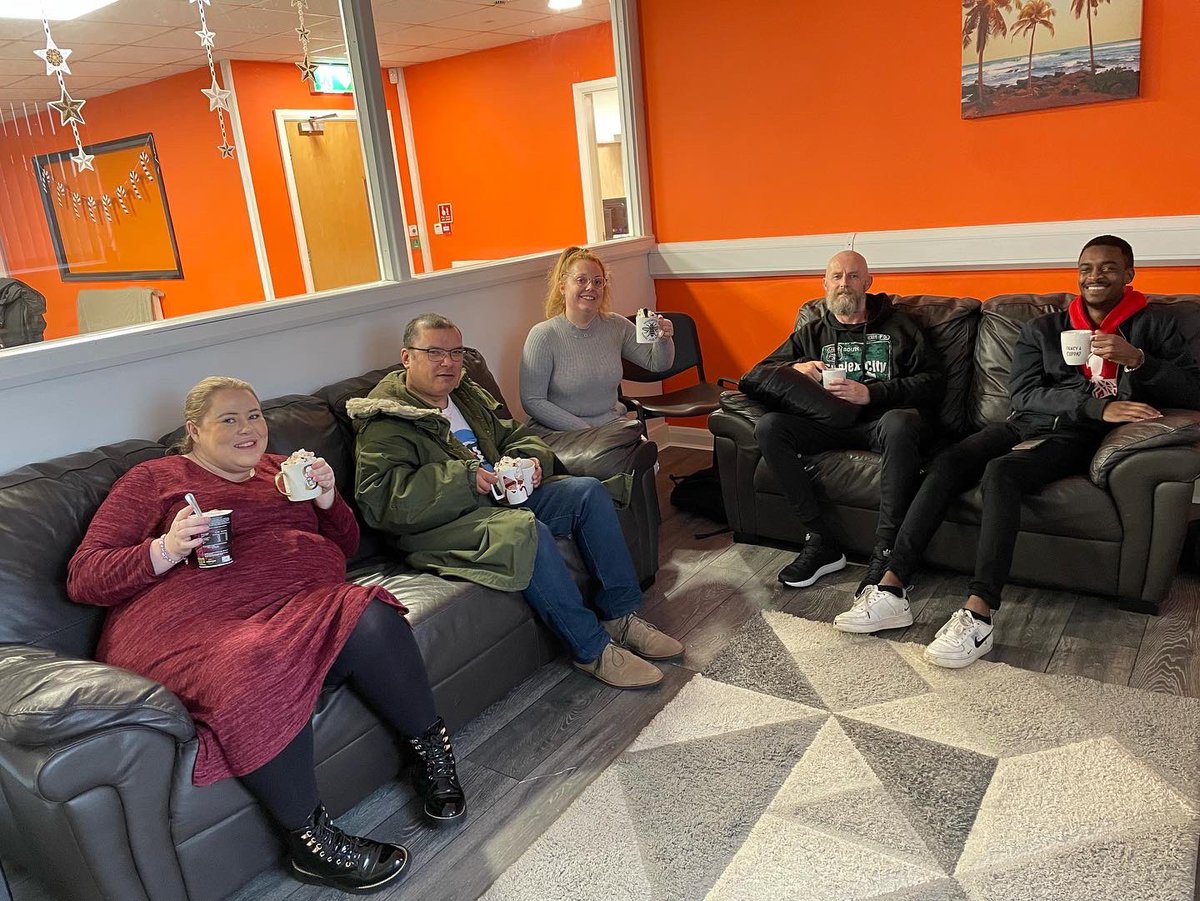 Merry Christmas everyone🎅🏼

Wednesdays only mean one thing in our Oldham office at the moment… Christmas festivities!  

Today our clients came along and enjoined luxury Christmas hot chocolates along with a Christmas movie🎄
#BridgeItHousing #oldham #Christmas