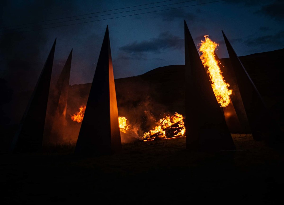 MusNetIrl's tweet photo. Artist @aideenbarry spoke to @RTElyricfm's Luke Clancy on #CultureFile this week. Listen to the podcast now for more on Oblivion / Seachmalltacht / ᖃᐅᔨᒪᔭᐅᔪᓐᓃᖅᑐᑦ &amp; to find out what ancient harp music has in common with environmental apocalypse👉 https://t.co/YUD41ijf38 https://t.co/SGhVX12mZz