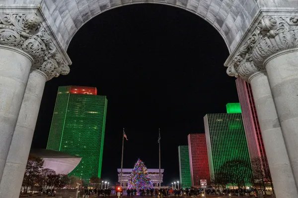 inmigrandi's tweet image. La Oficina de Servicios Generales del Estado de Nueva York (OGS) y la Autoridad de Energía de Nueva York (NYPA) se asociaron para completar una instalación de LED de bajo consumo que ilumina el Empire State Plaza. #SmartCity #SmartLightning buff.ly/3y4c217