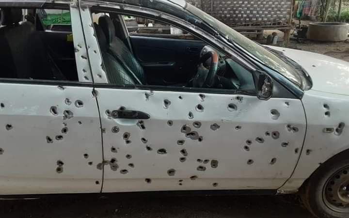 koosljk's tweet photo. A car driving by a civilian was shot multiple times by Myanmar’s junta at near Myaing industrial estate in Magway region. The driver, U Htay Mg was dead on the spot at the scene.   #EndImpunity #Dec8Coup #WhatsHappeningInMyanmar https://t.co/uABXZwbwUo