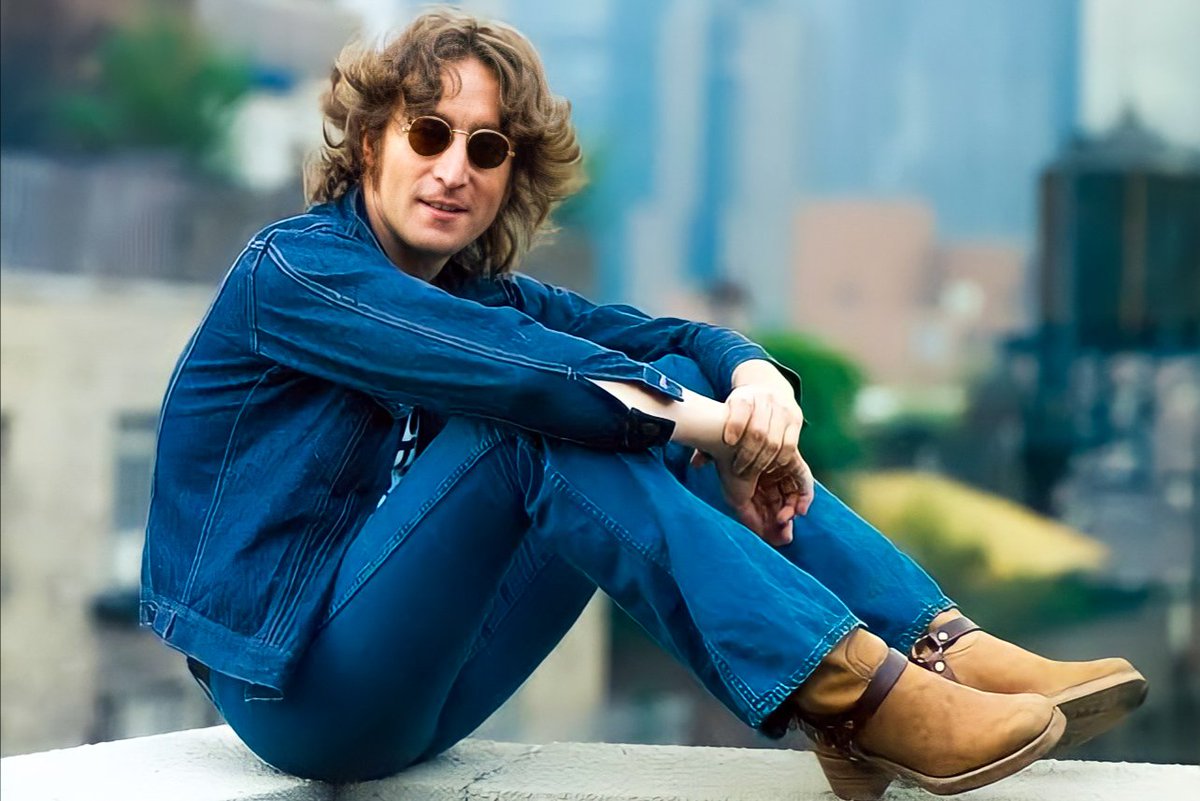 ImagenRetro's tweet photo. Hoy se cumplen 41 años del asesinato del legendario John Lennon. #JohnLennon https://t.co/wkvjh2HZWA