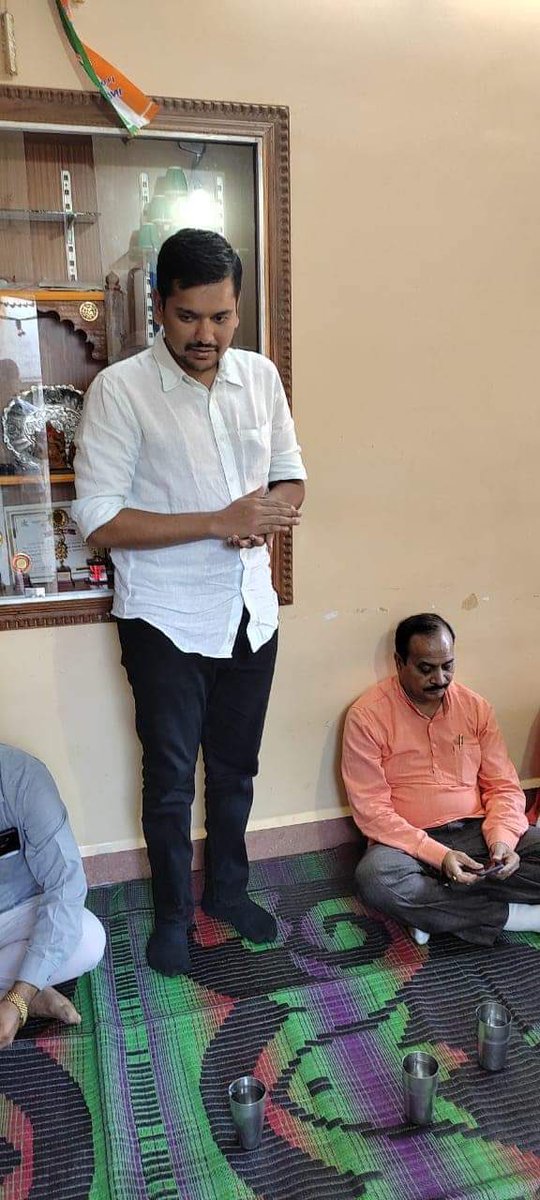 sankalpshettar's tweet photo. ವಿಧಾನ ಪರಿಷತ್ ಚುನಾವಣೆ ಪ್ರಯುಕ್ತ ಇಂದು ಧಾರವಾಡ ಜಿಲ್ಲೆಯ ರಾಯನಾಳ ಗ್ರಾಮ ಪಂಚಾಯತ ಸದಸ್ಯರ ಜೊತೆ ಸಮಾಲೋಚನೆ ನಡೆಸಲಾಯಿತು.

#MLCElection2021 
#RaynaalGramPanchayat https://t.co/RGjuYifOvd