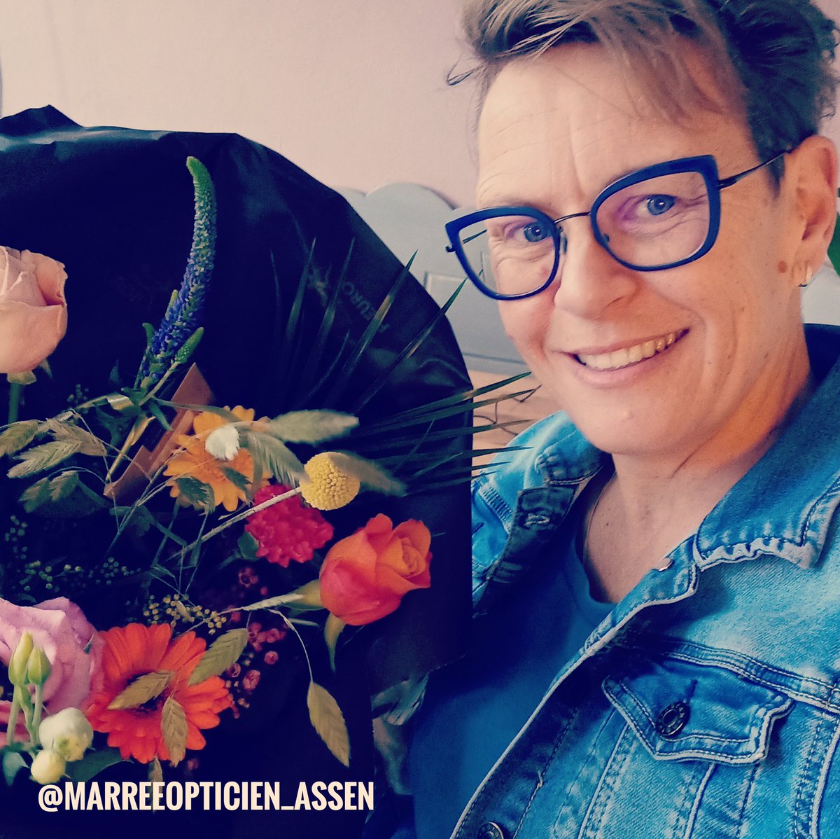 Marreeopticien's tweet photo. 🎉5 jarig jubileum🎉
Tijd vliegt voorbij. Fiona is al weer 5 jaar achter de schermen werkzaam bij Marree #opticien in #Assen. 

Gefeliciteerd Fiona met je eerste jubileum bij ons. https://t.co/OA6tQlS5ay