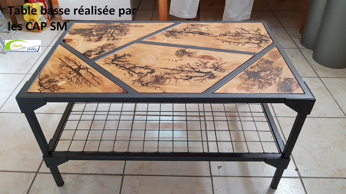 acnancymetz's tweet photo. À l’occasion de la semaine des lycées professionnels, découvrez les chefs d'œuvre réalisés par les élèves de l’académie 
👉Création d'une lampe et d'une table basse par les élèves de CAP Serrurier Métallier du lycée Charles Jully de Saint-Avold
+ d'infos : https://t.co/ZplyooovDx https://t.co/tBEJ3IwG1w