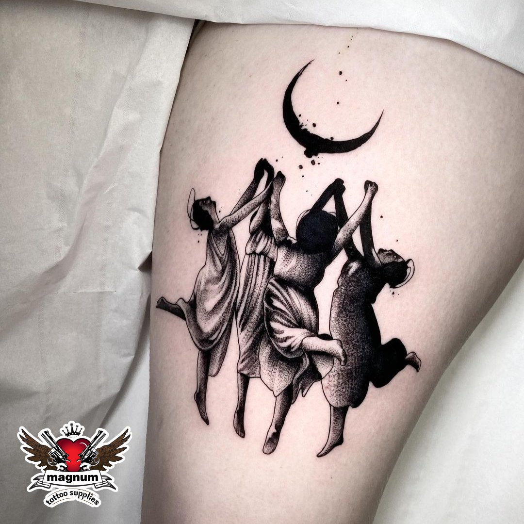 Loving this beautiful work from Noemi Tattoo done using #magnumtattoosupplies 😍
.
.
#bng #cutetattoo #tattoo #blackandgrey #bngtatt #femaletattooer 

instagram.com/noemi_tattoo/