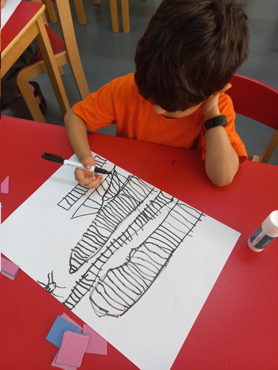 RGSGQ_Yearone's tweet photo. We listened to a story 'If the dinosaurs came back...'. We drew our city using markers and made predictions about what would happen if dinosaurs came back. Some suggestions were 'They would help the firefighters put fires out' and 'They would take our dads to work'. https://t.co/bP4zlbdF0V