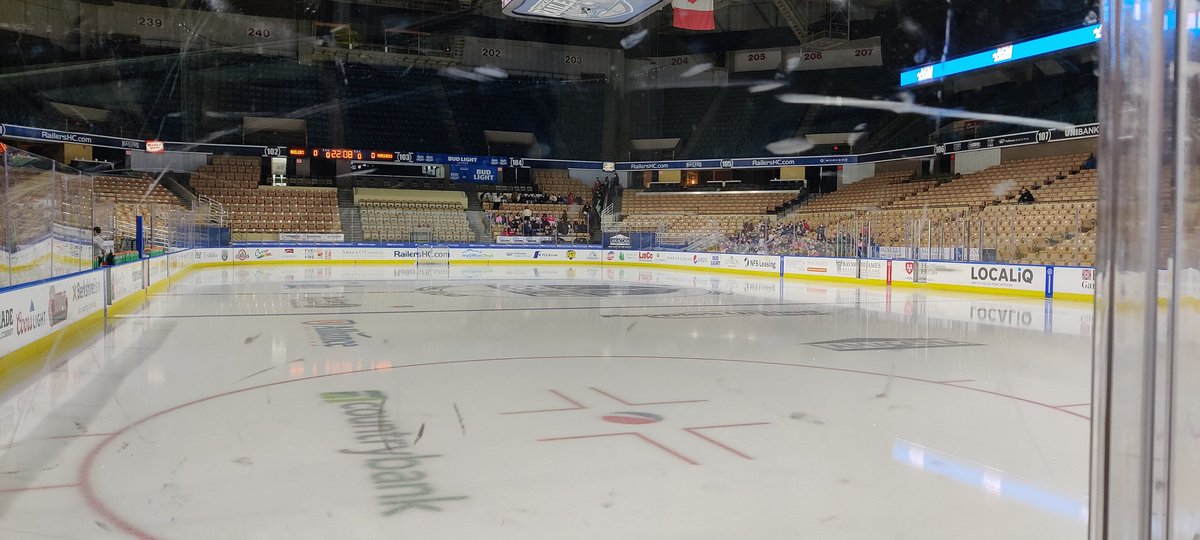 We're dropping the puck at today's <a href="/RailersHC/">Worcester Railers</a> game!