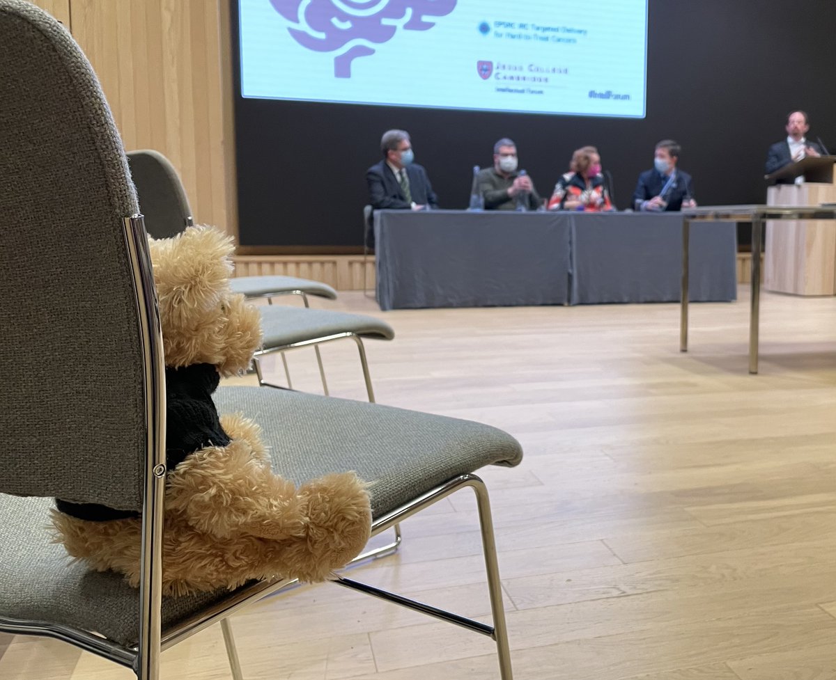 JesusCollegeCam's tweet photo. You've heard of Elf on the Shelf, now get ready for...
Here's JC at a recent @IntellForum event with @Cancer_TeDDy (JC later found out that TeDDy is in fact an acronym - an enjoyable and intellectually stimulating evening nonetheless)
#WhereIsJC https://t.co/jcTtvvQ5rT