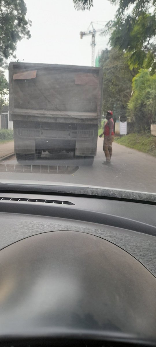 loveshiks's tweet photo. @KenyanTraffic spotted on the road without plates https://t.co/5O7nHWXnIP