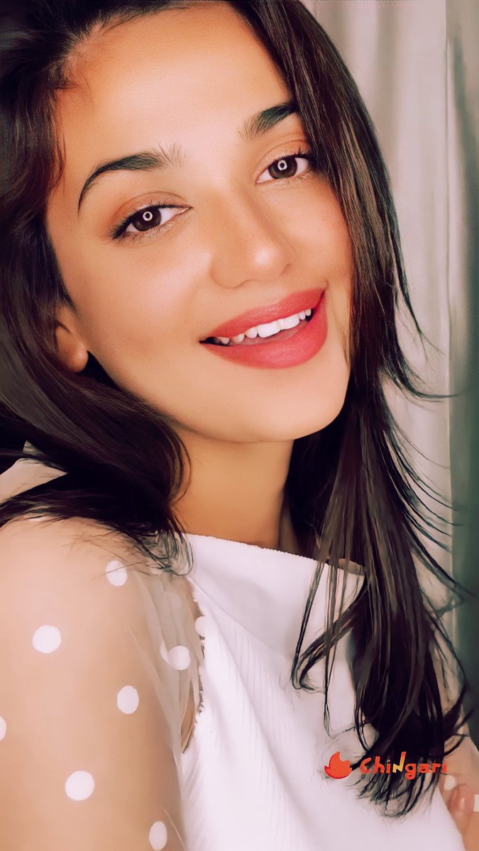 Shreeshu2's tweet photo. i can stare at you for the rest of my life ok 😭😍😍💋❤👑 #ShrutiSharma #SS 
@Shrutiisharma_ https://t.co/PoYvjEHPMS