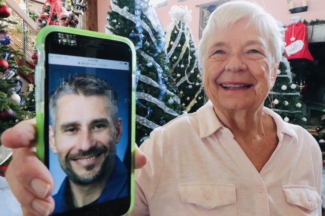 New <a href="/NASA/">NASA</a> astronaut and Deltona High grad <a href="/DHSHappenings/">Deltona High School Happenings</a>, Luke Delaney, credits one of his former teachers, Johnnie Ebbert, with sparking his interest in pre-calculus and trigonometry classes at DeLand High <a href="/delandbulldogs/">DeLand High Bulldogs</a>.

<a href="/dbnewsjournal/">Daytona Beach News-Journal</a> shares the story... (1/3)