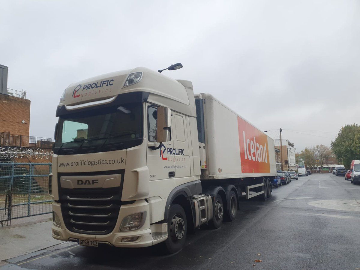 ProlificLogist1's tweet photo. Our drivers are busy busy with the Christmas season upon us #transport #logistics #christmas #dafxf #prolificlogistics #4fl https://t.co/6luLG2URGU