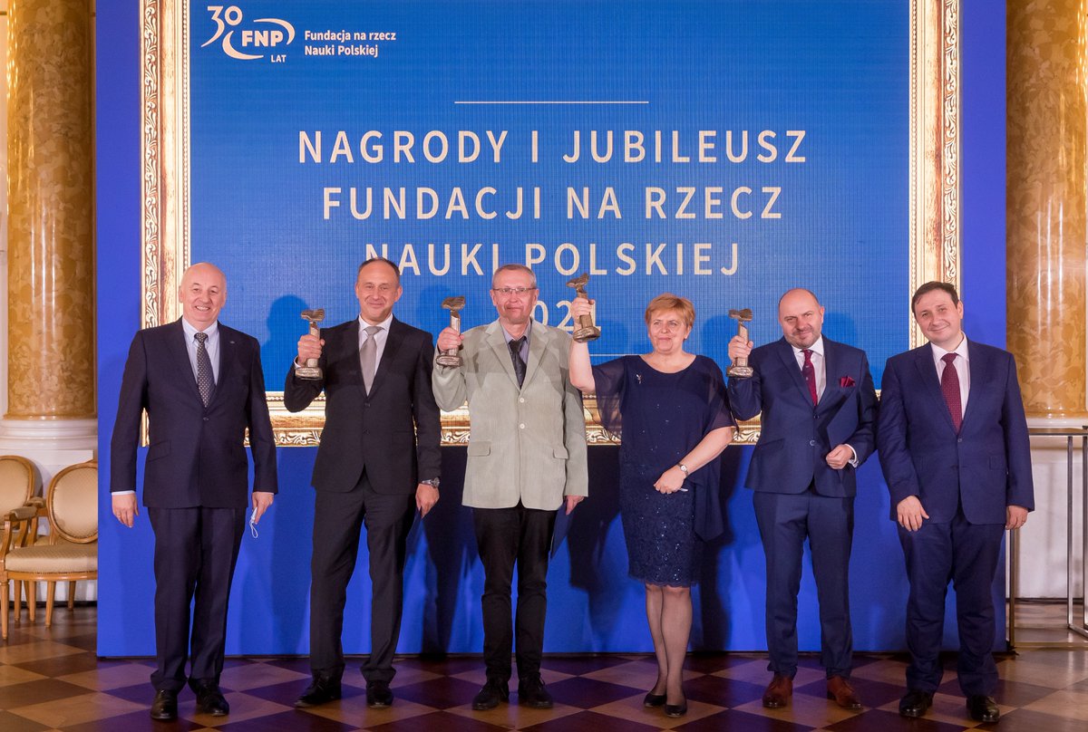 Fundacja na rzecz Nauki Polskiej i Nagrody FNP mają 30 lat! Gratulujemy tegorocznym laureatom z <a href="/PAN_akademia/">Polska Akademia Nauk</a> i <a href="/UniWarszawski/">Uniwersytet Warszawski</a> i kontynuujemy naszą misję wspierania najlepszej nauki w Polsce. #30latFNP, #NagrodyFNP, szczegóły na stronie:👉bit.ly/3IwML4j
