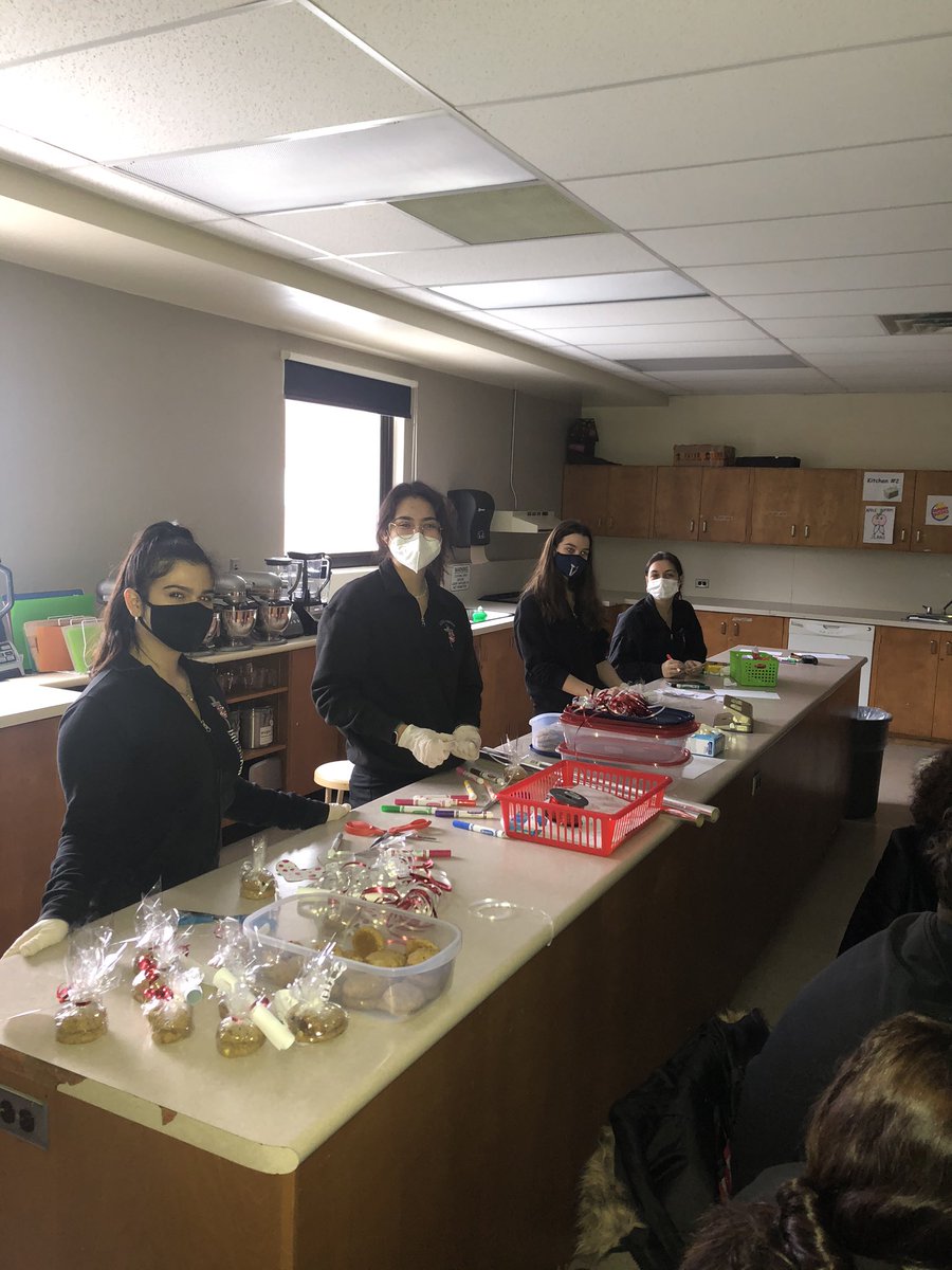 FBR_SOSC's tweet photo. Behind the scenes with the Culinary Events Club continued early this morning! Please bring your minimum donation of $2 and enjoy these yummy treats! Sales take place Thursday morning in the front foyer! Support ShareLife! @FrBressaniCHS https://t.co/w3BBxnXXW7
