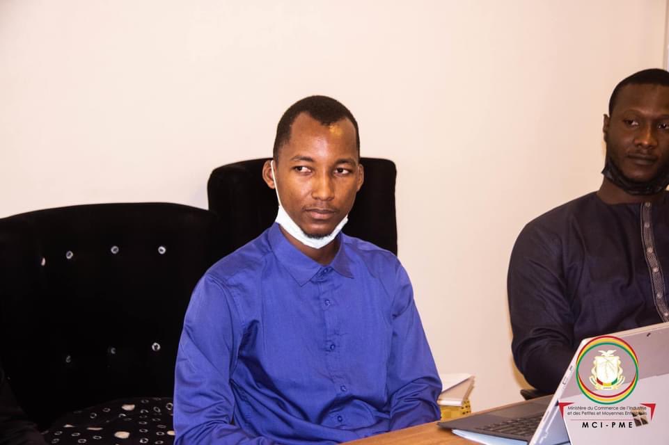 CommerceGn's tweet photo. Le Ministre du @CommerceGn Dr Bernard Goumou a reçu les deux lauréats du 1er sommet des startups de la sous région. 

@GouvGN 
#IndustrieGn #CommerceGn #investirenguinee https://t.co/Lwpg9pAucI