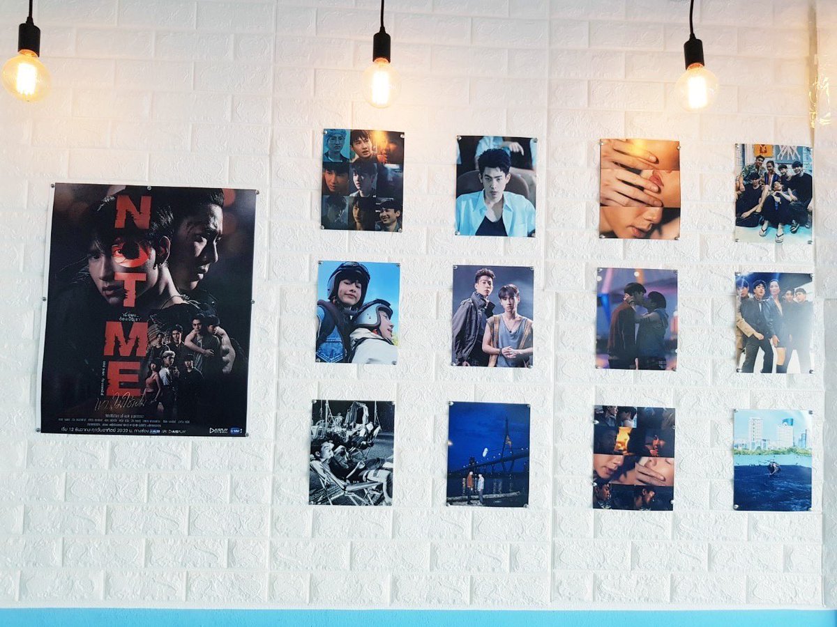 LETMEYOUR's tweet photo. เชียงใหม่ - ร้านหลากหลายแวะไปซื้อน้ำ/อาหาร รับ Cup Sleeve และ ถ่ายรูปกับมินิแกลลอรี่ โปรโมท Notme ได้เลยค่ะ

#NotMeSeries #ออฟกัน https://t.co/kBQOT0FPuI