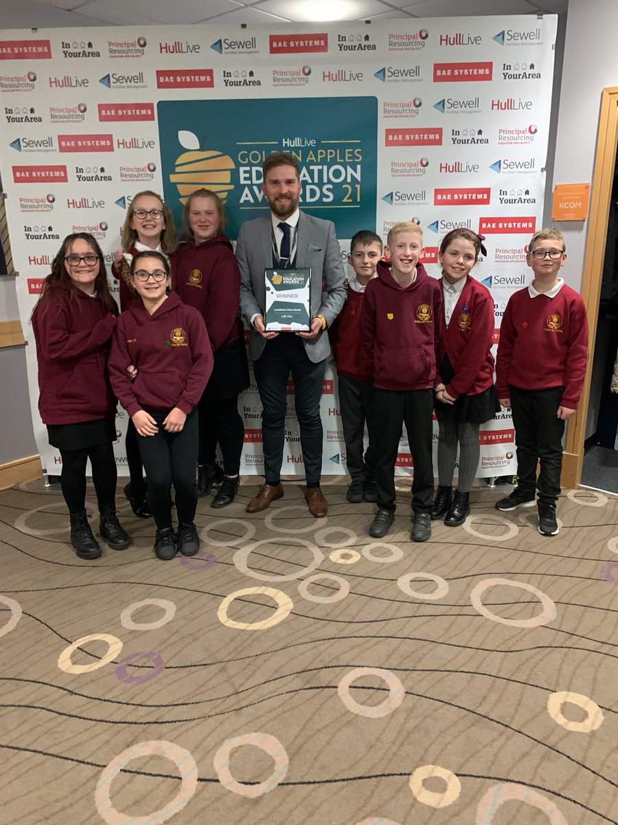 Well done to Mr Hill on winning @HullLiveEvents #HLGoldenApples Education Award for Lockdown Hero. 

A big shout out to @BoothferryPS who were an inspiration to us during lockdown and would be deserving winners also. 

#TeamHJS