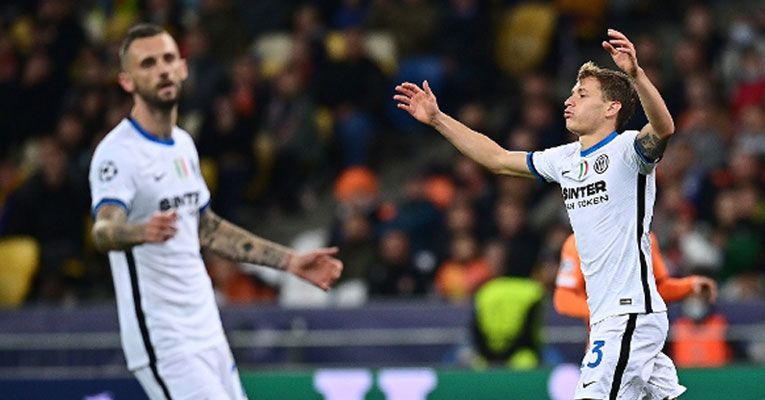 intermediolan_'s tweet photo. Łapcie nasz top i flop 👍👍 A jak Wy byście typowali? 😏 #RealInter #UCL #InterPL #włoskarobota
👇👇👇
https://t.co/rCeKNkBVT9 https://t.co/v98bYlxqyf