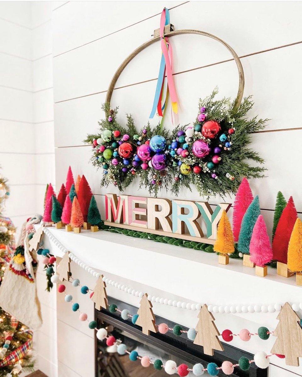 I love all the bright festive colors of Christmas!