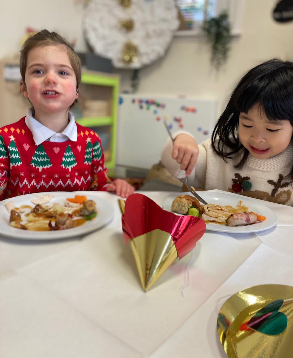 falconsschoolf1's tweet photo. It’s Christmas Jumper Day at Peregrines and Falcons! 😄🎅🏼🦌 The children also enjoyed a delicious Christmas lunch prepared by Chef Heather and her team 🍴😋 #ChristmasJumperDay https://t.co/HrP3ER84Du