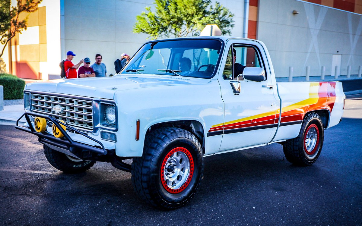 Clean, simple, and to the point. Timeless good looks never go out of style. As seen at @dinosgitdown last month. 😍

Our print magazine is now available by subscription and at retail stores across the country: Barnes &amp; Noble • Books-A-Million • H-E-B • Meijer

#cktruckmagazine