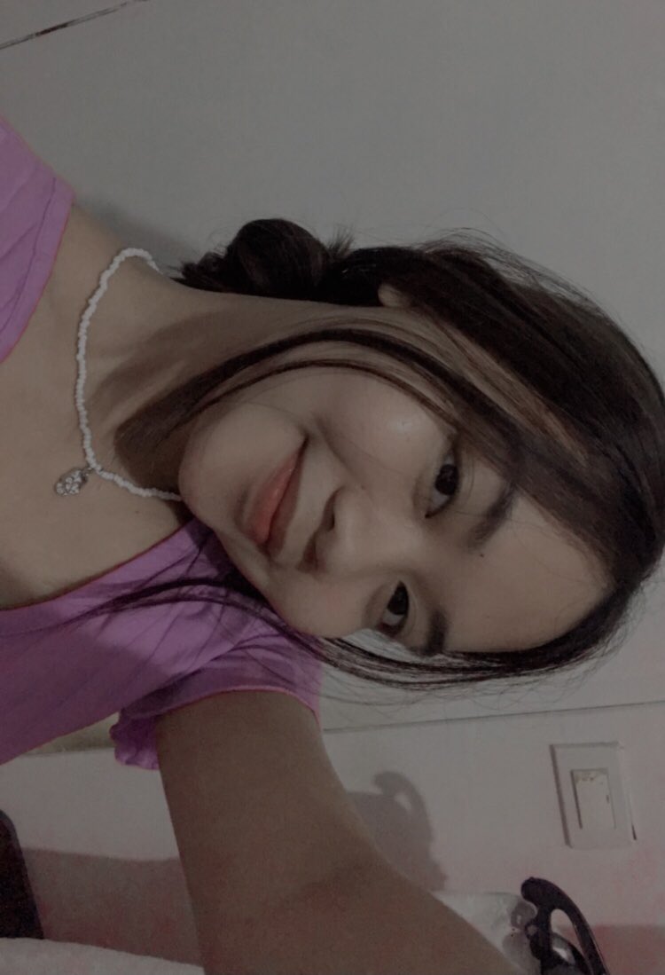 astrafairia's tweet photo. deep blue, but you painted me golden. #NicoleLaenoSelcaDay #CEGadmin #OurGemNicoleDay https://t.co/QBjiNqxOAH