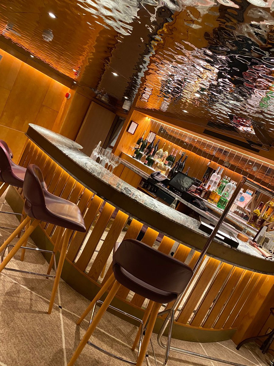 BairnEssentials's tweet photo. Loved climbing aboard @fingaledinburgh last night. The stylish Lighthouse bar offered great service and a tempting food and drink menu, while a sneak peak at the luxury cabins and engine room highlighted the glorious attention to detail and history throughout. #edinburgh #hotels https://t.co/xIbd8U11Id